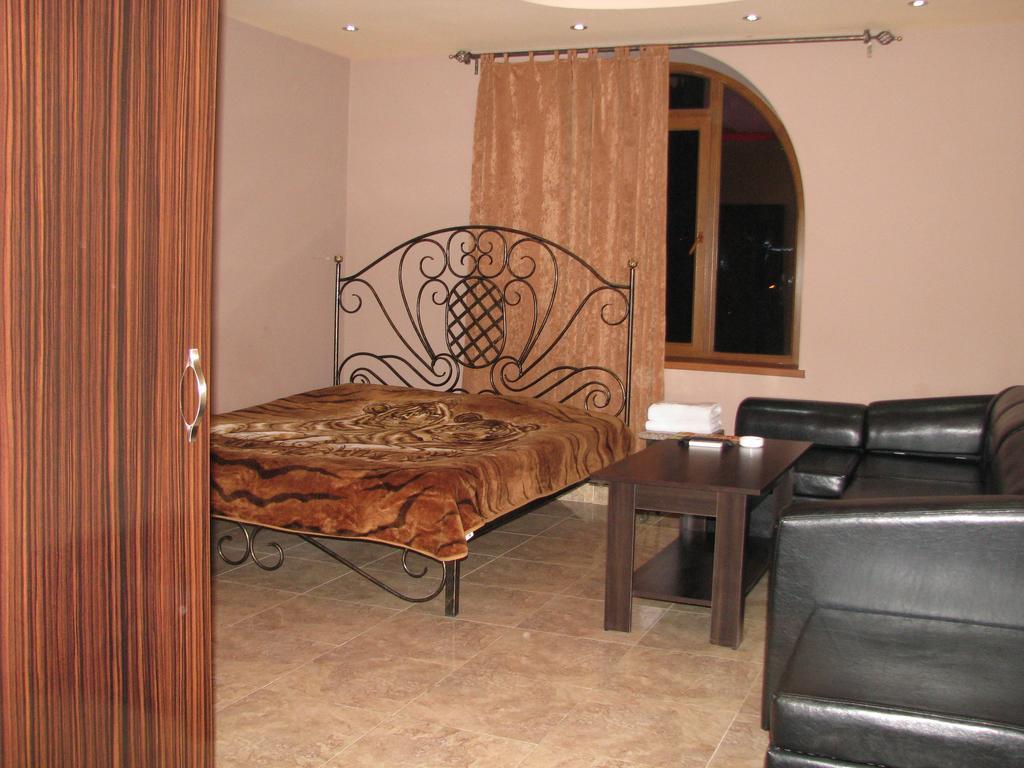 Princ Plaza Hotel يريفان الغرفة الصورة