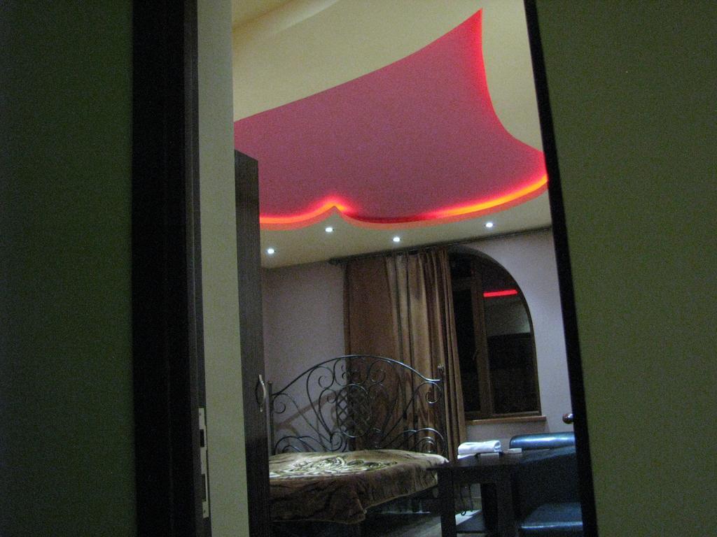 Princ Plaza Hotel يريفان الغرفة الصورة